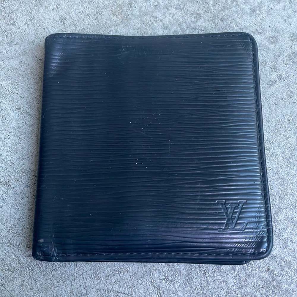 Louis Vuitton Men’s Epi Wallet Black